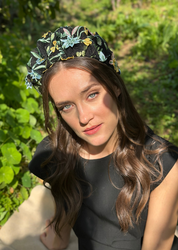 קשת רחבה ויולה פלורל שחור