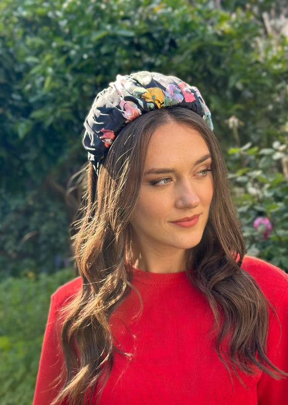 קשת רחבה מילה שחור פרחוני