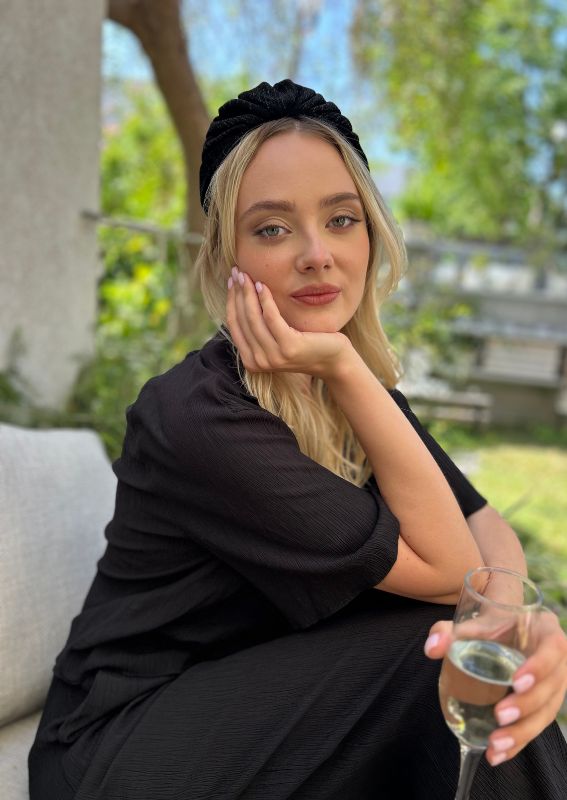 קשת רחבה אריה שחור