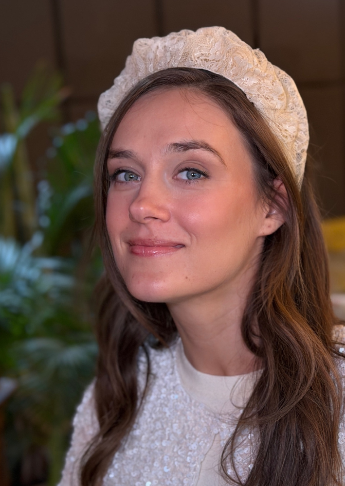 קשת צרה רנה תחרה שמנת