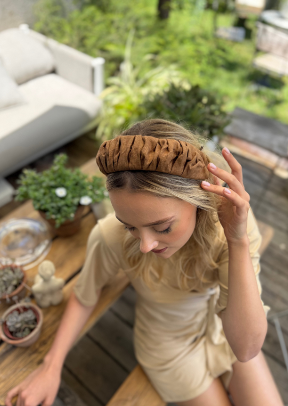 קשת פטיט ויולה פשתן חום עץ