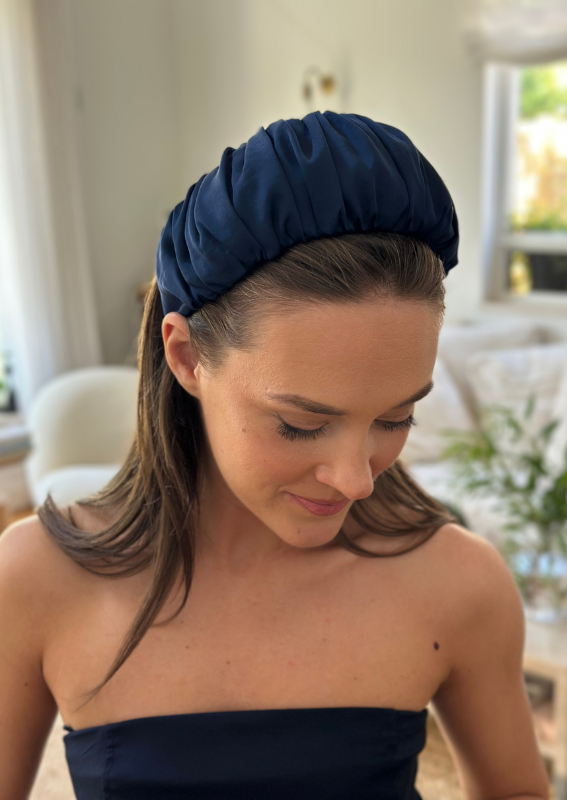 קשת רחבה מילה כחול נייבי