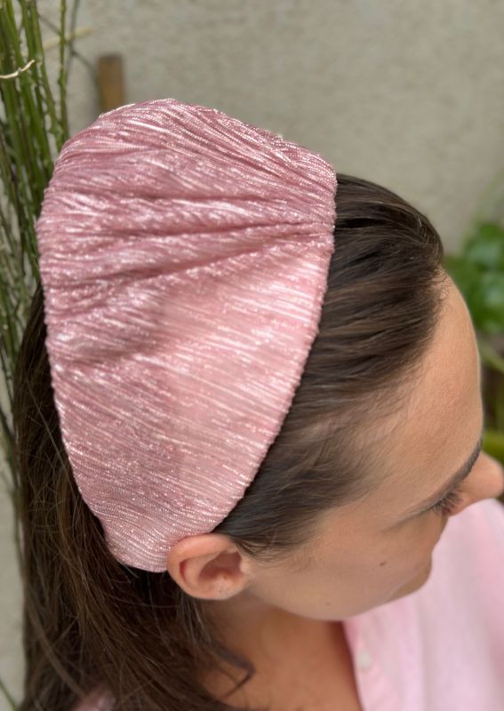 קשת רחבה אריה ורוד שימר