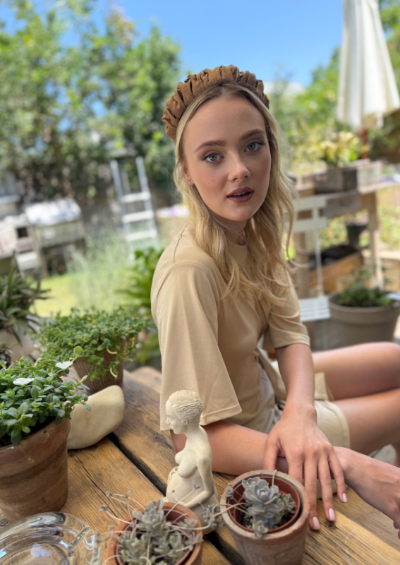 קשת פטיט ויולה פשתן חום עץ