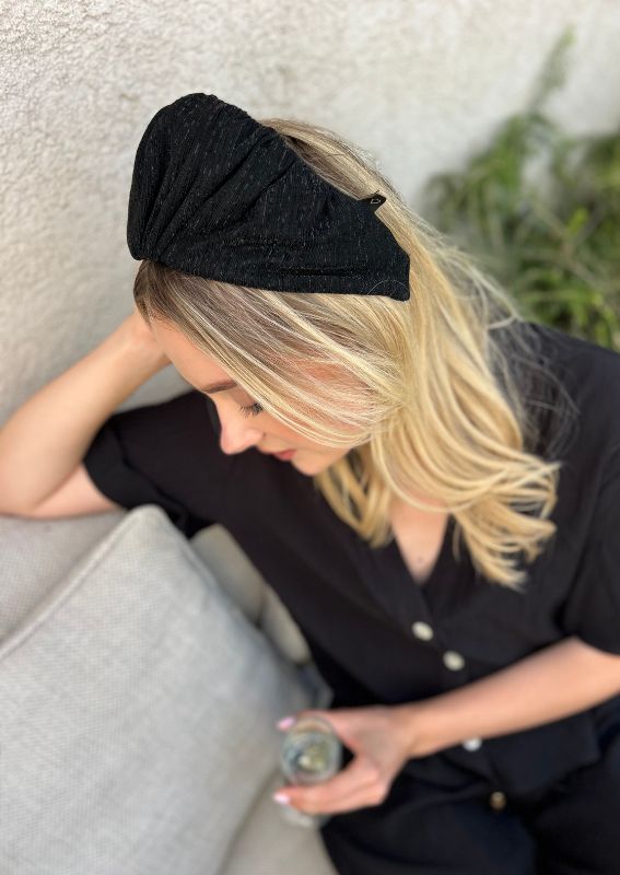 קשת רחבה אריה שחור