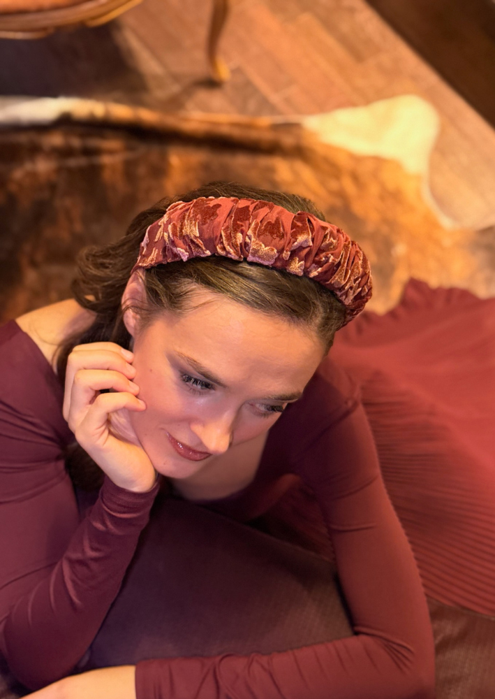 קשת צרה ויולה קטיפה בורדו מעושן