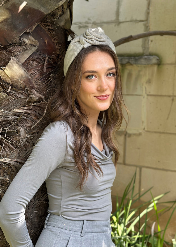 קשת רחבה סיירה אפורה