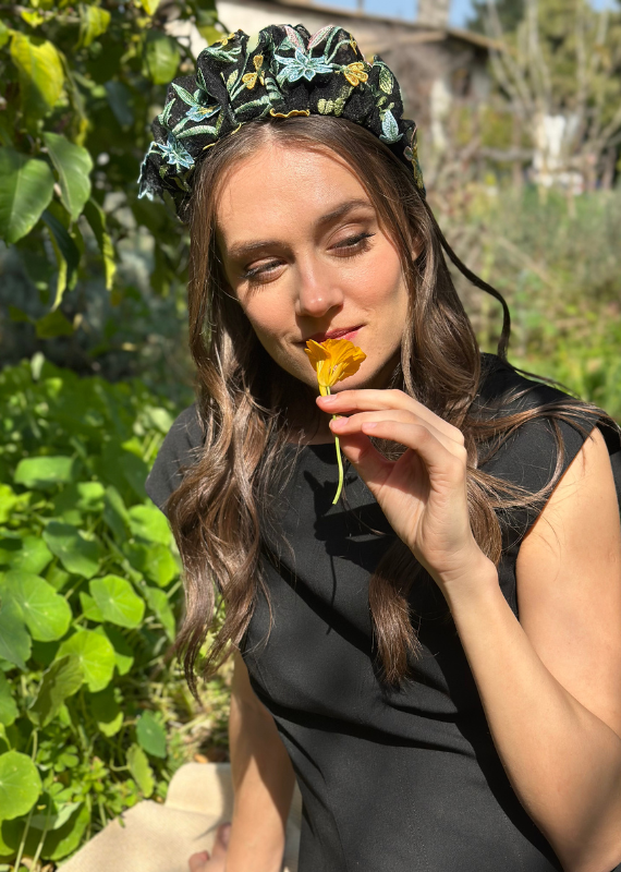 קשת רחבה ויולה פלורל שחור