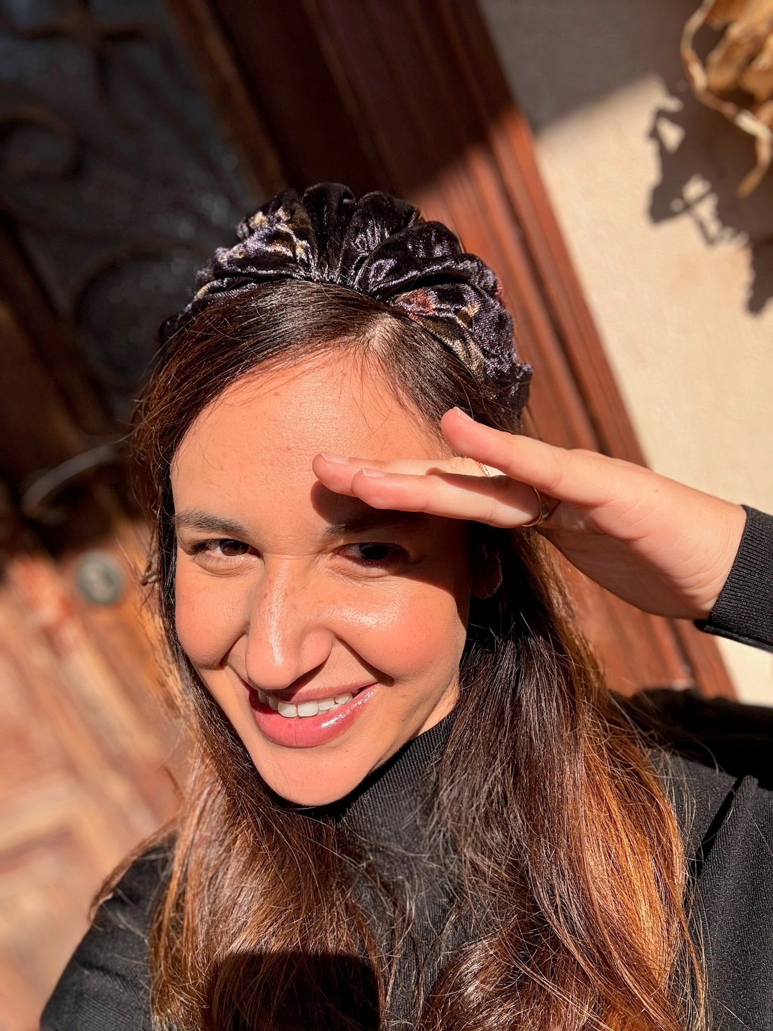 קשת בינונית סלין קטיפה שחור עמוק