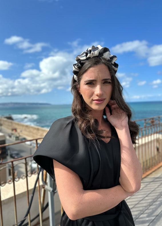 קשת ויולה גוונים של שחור