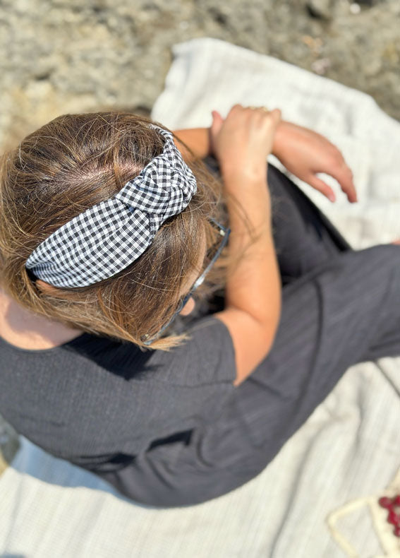 קשת סוף צרה משובץ שחור