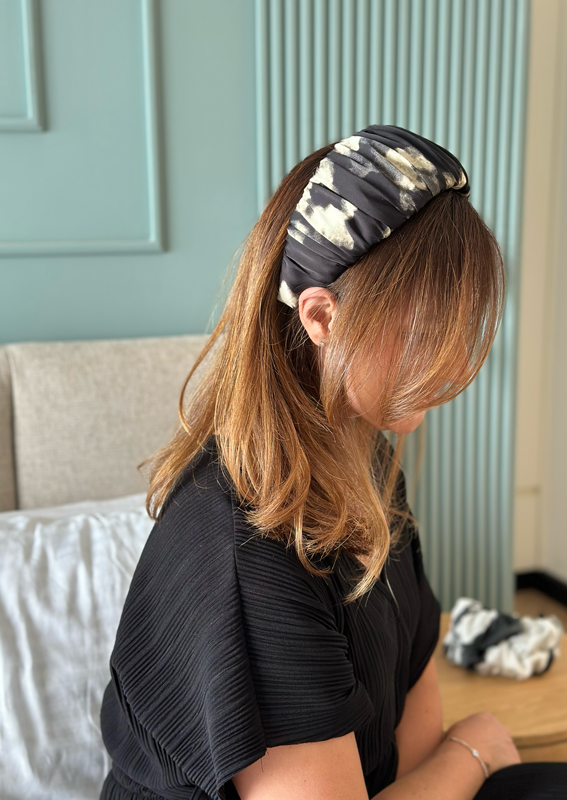 קשת רחבה מילה שחור לבן