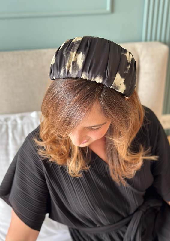 קשת רחבה מילה שחור לבן