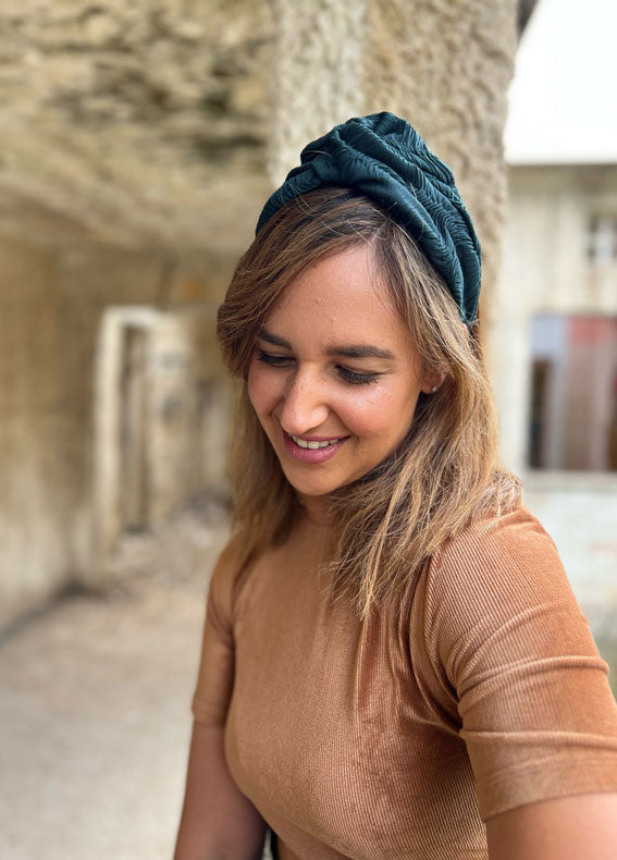 קשת לוטוס ירוק עמוק