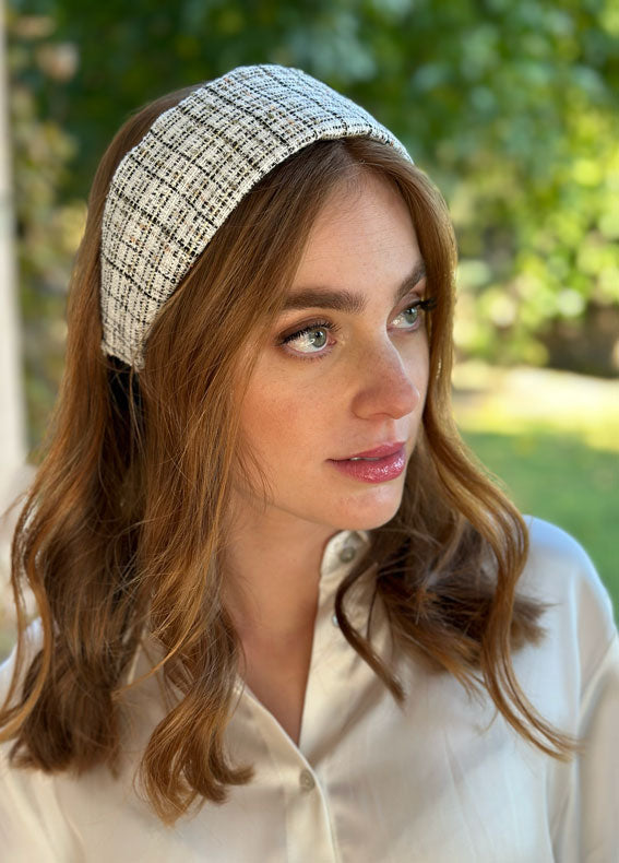 קשת פיורי טוויד לבן