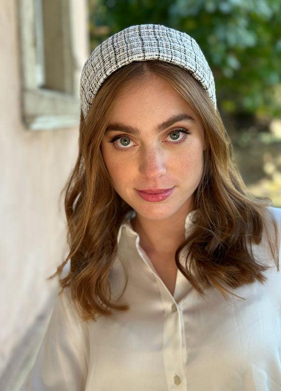 קשת פיורי טוויד לבן