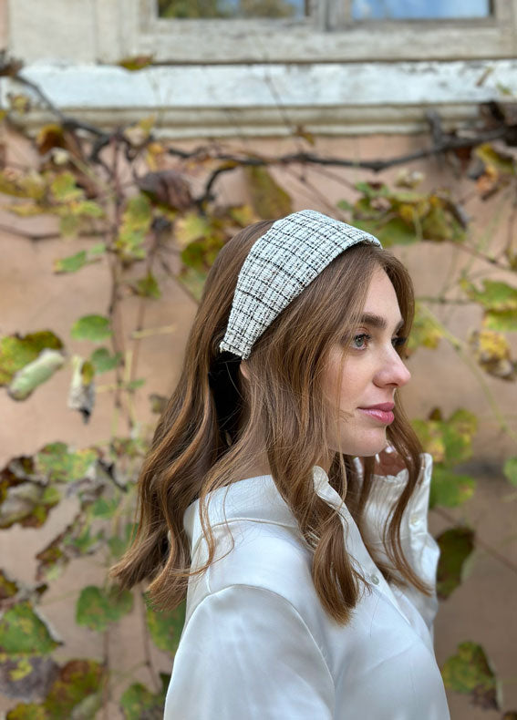 קשת פיורי טוויד לבן