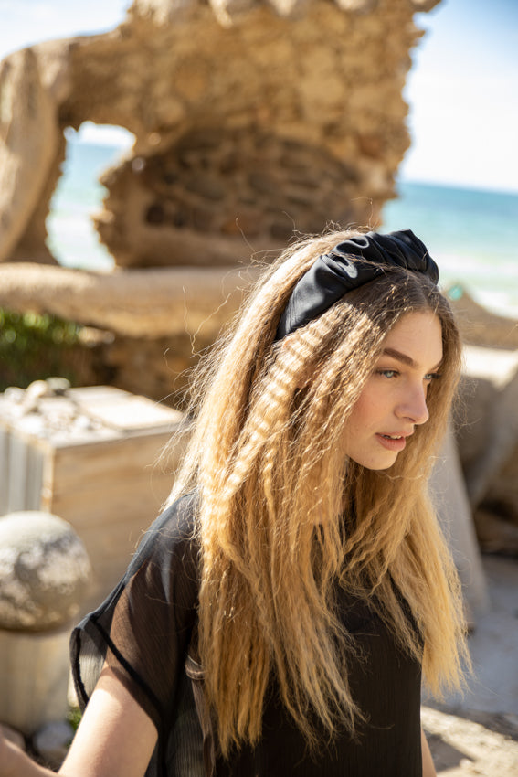אמיליה קשת שחורה