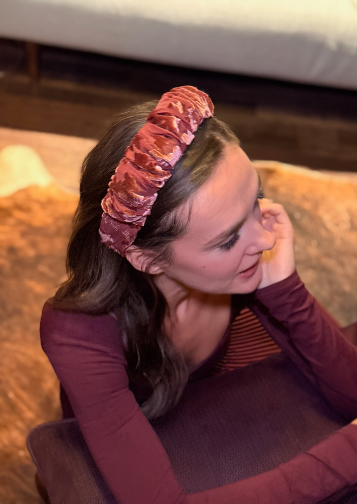 קשת צרה ויולה קטיפה בורדו מעושן