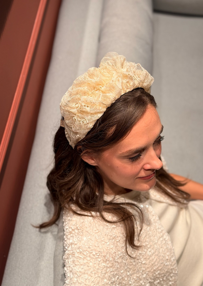 קשת בינונית רנה תחרה שמנת