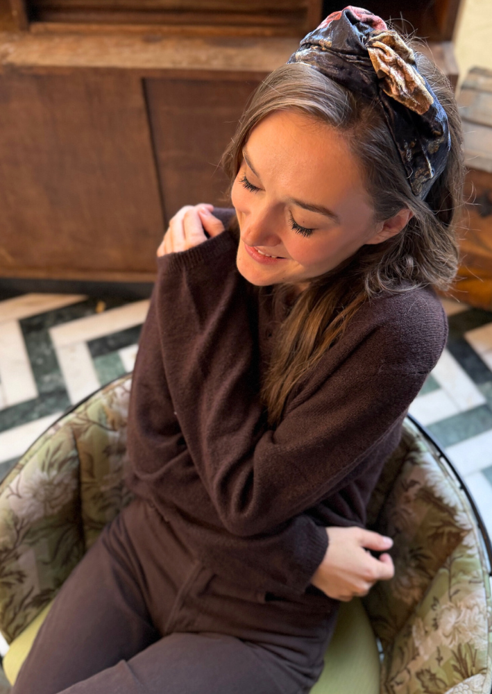 קשת זואי צרה קטיפה שחור עמוק