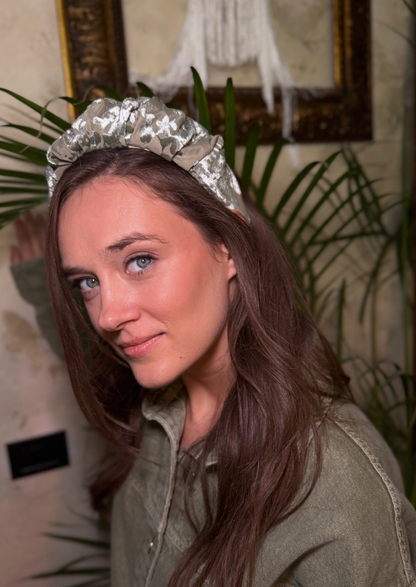 קשת בינונית ויולה קטיפה ירוק מרווה עדינה