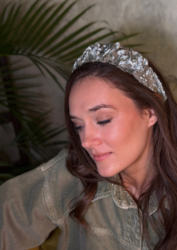 קשת פטיט ויולה קטיפה ירוק מרווה עדינה