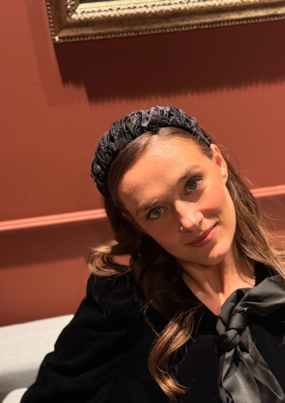 קשת פטיט ויולה קטיפה שחורה