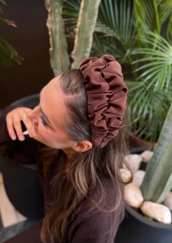 קשת בינונית נמסיס חום שוקולד