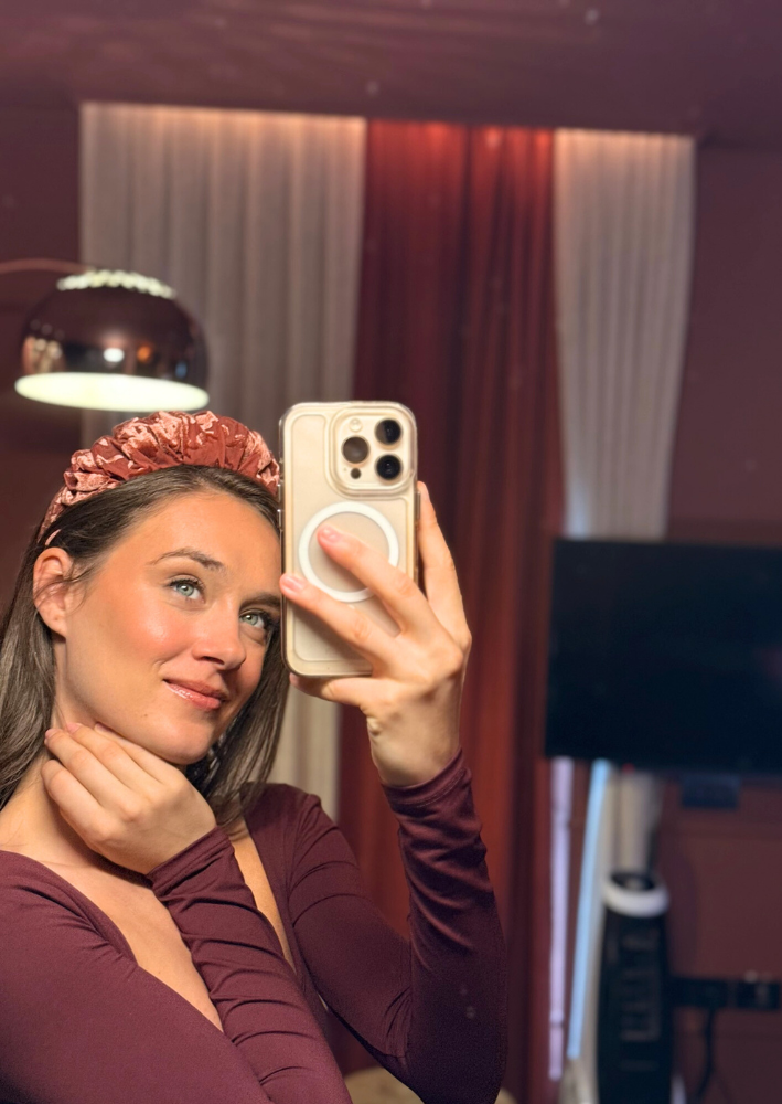 קשת בינונית ויולה קטיפה בורדו מעושן