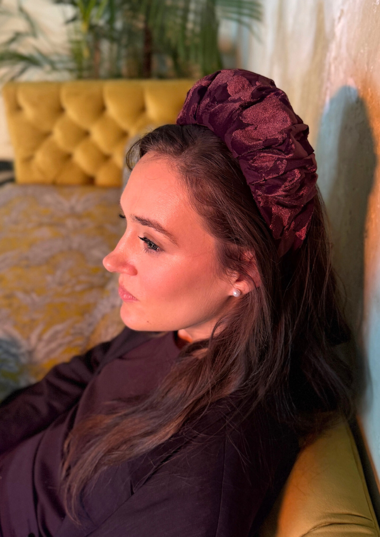 קשת רחבה ויולה קטיפה חום שוקולד