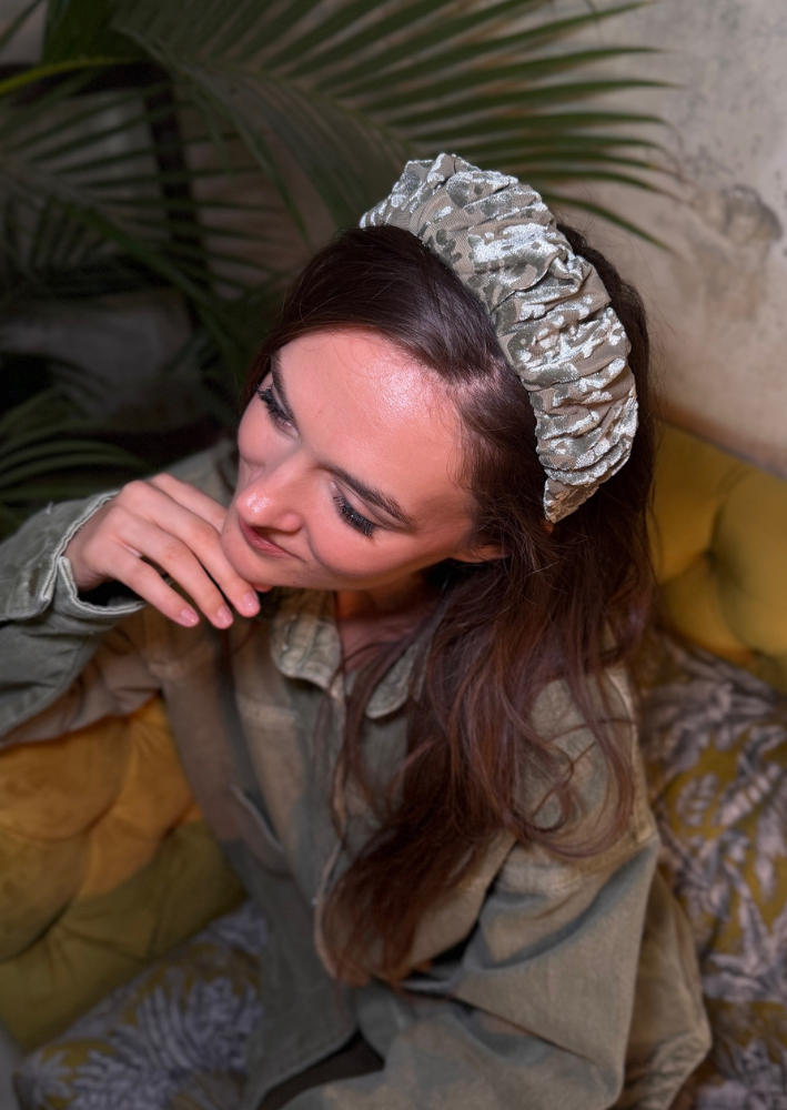 קשת צרה ויולה קטיפה ירוק מרווה עדין