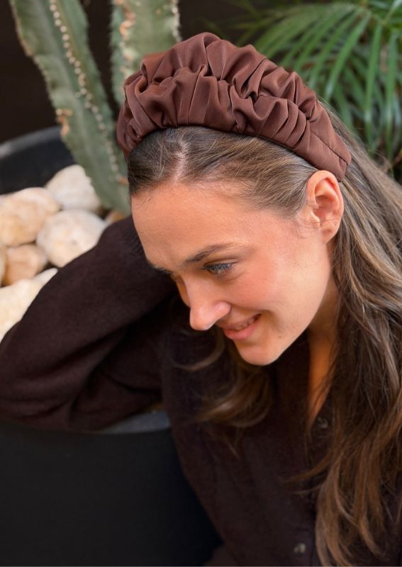 קשת בינונית נמסיס חום שוקולד