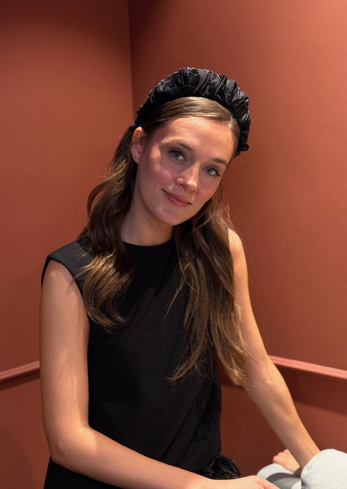 קשת רחבה ויולה קטיפה שחורה