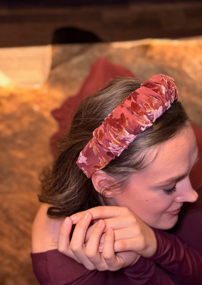 קשת צרה ויולה קטיפה בורדו מעושן