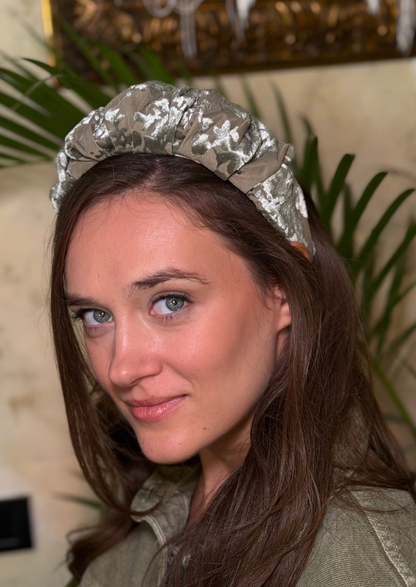 קשת בינונית ויולה קטיפה ירוק מרווה עדינה