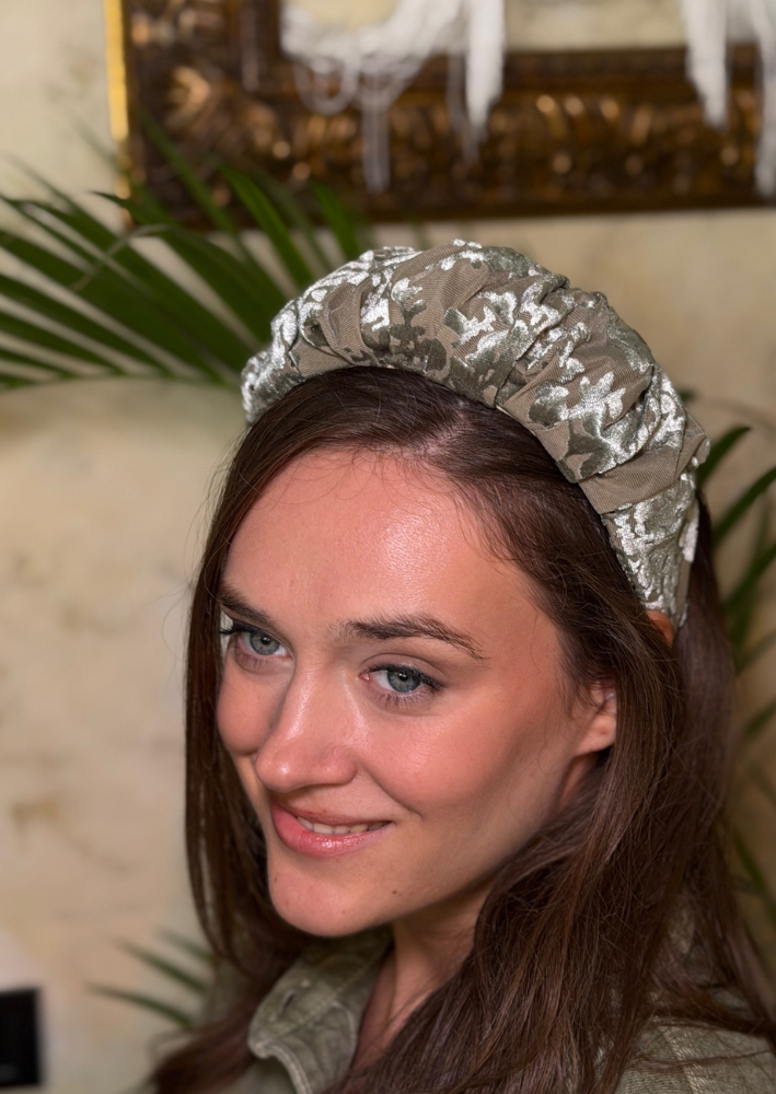 קשת בינונית ויולה קטיפה ירוק מרווה עדינה