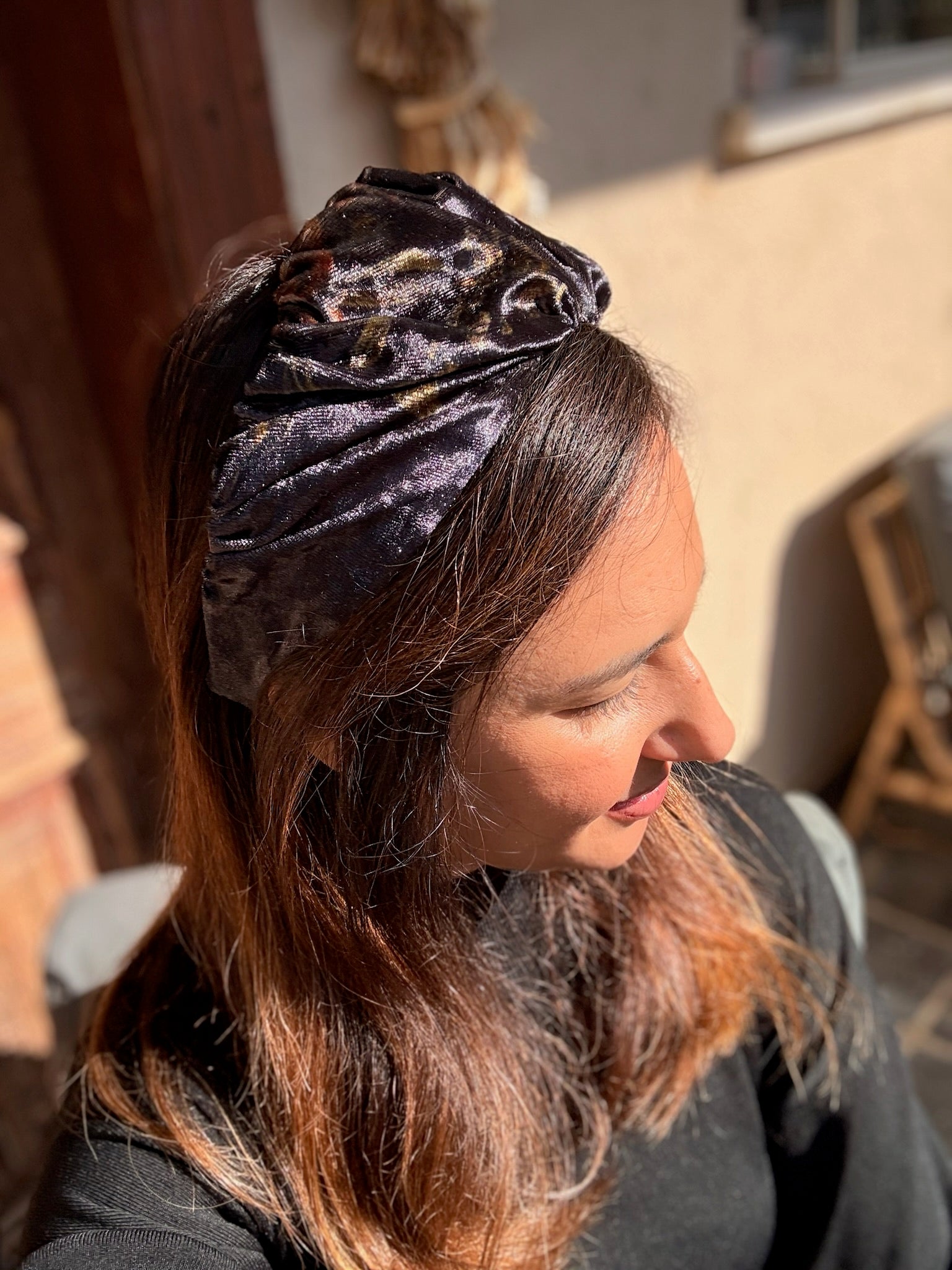 קשת בינונית סלין קטיפה שחור עמוק