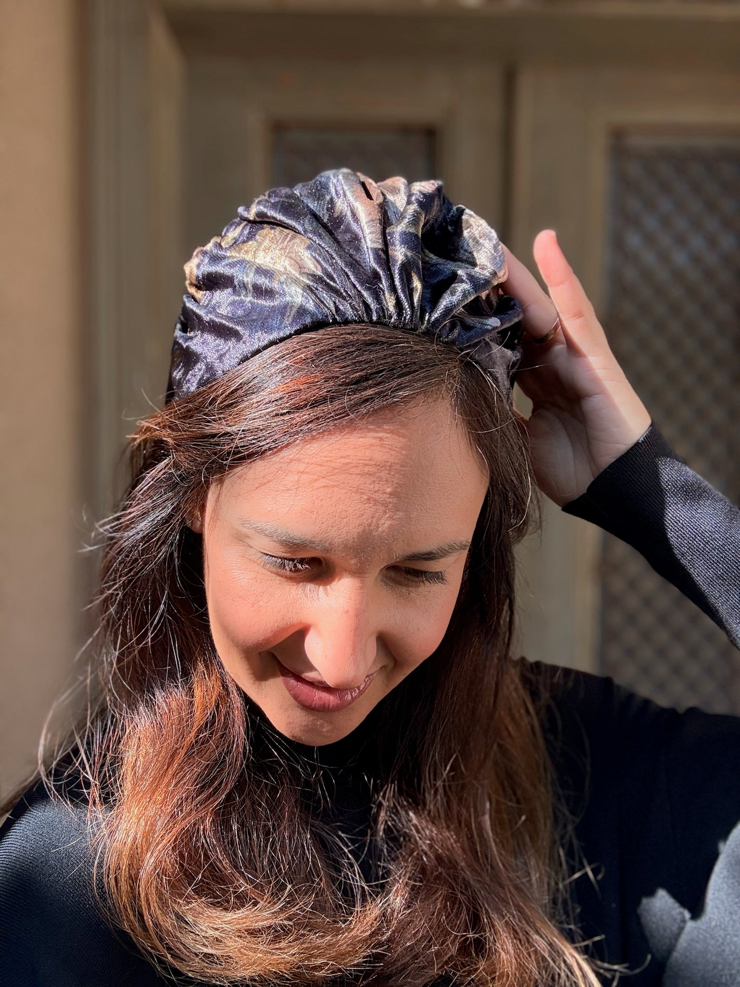 קשת רחבה סלין קטיפה שחור עמוק