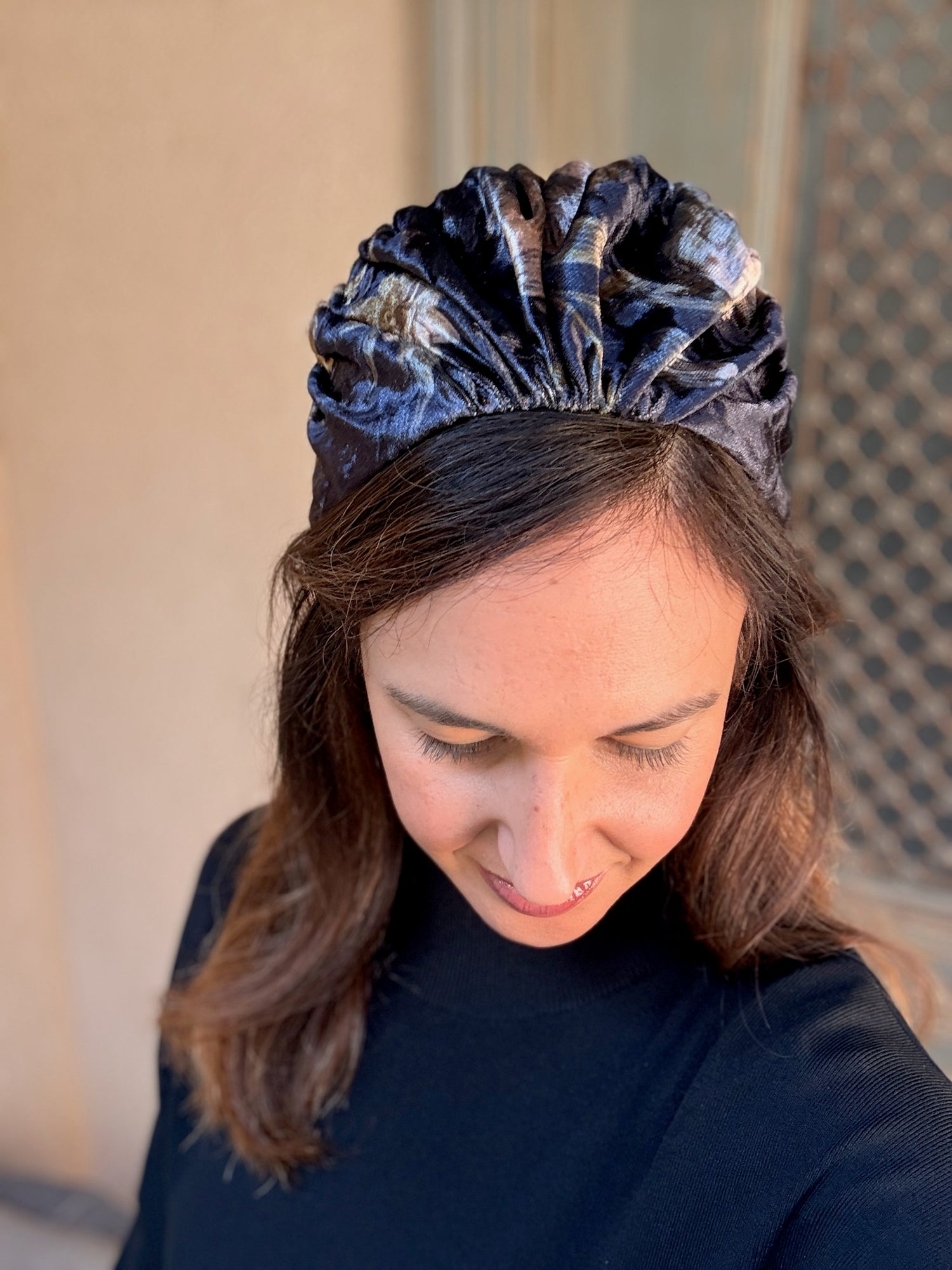 קשת רחבה סלין קטיפה שחור עמוק