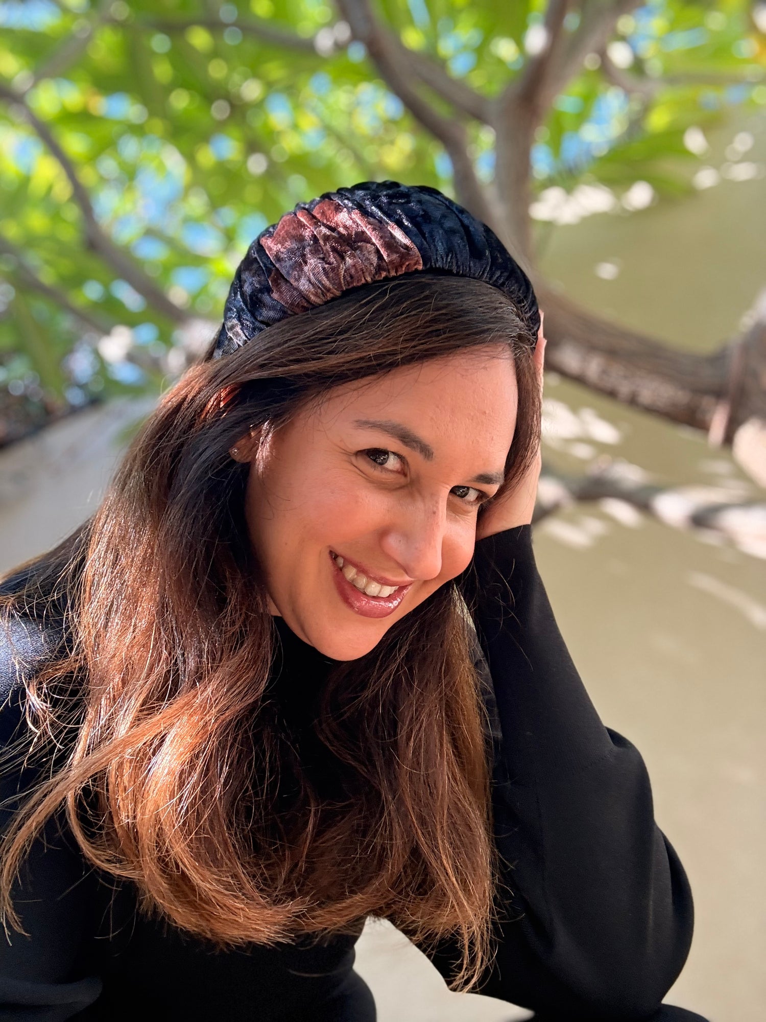 קשת רחבה מילה קטיפה שחור עמוק