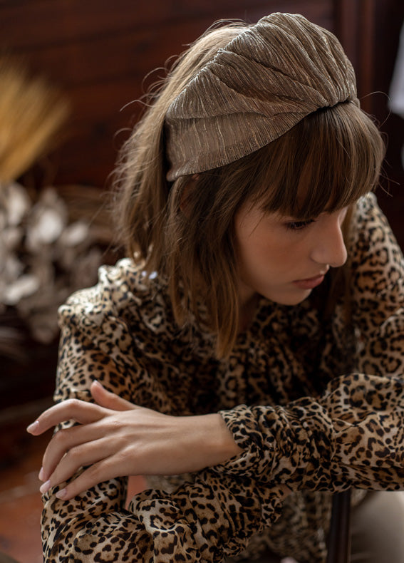 אריה קשת רחבה זהב מלוכלך