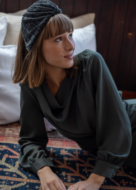 אריה קשת רחבה שחורה כסופה